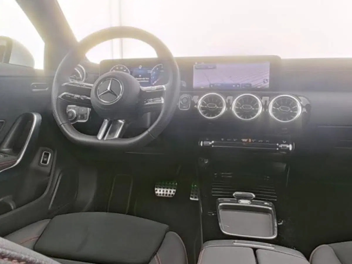 Mercedes-Benz CLA Shooting Brake usata a Milano (6)
