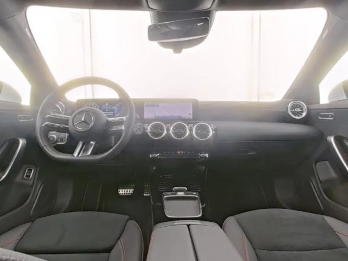 Mercedes-Benz CLA Shooting Brake usata a Milano (7)