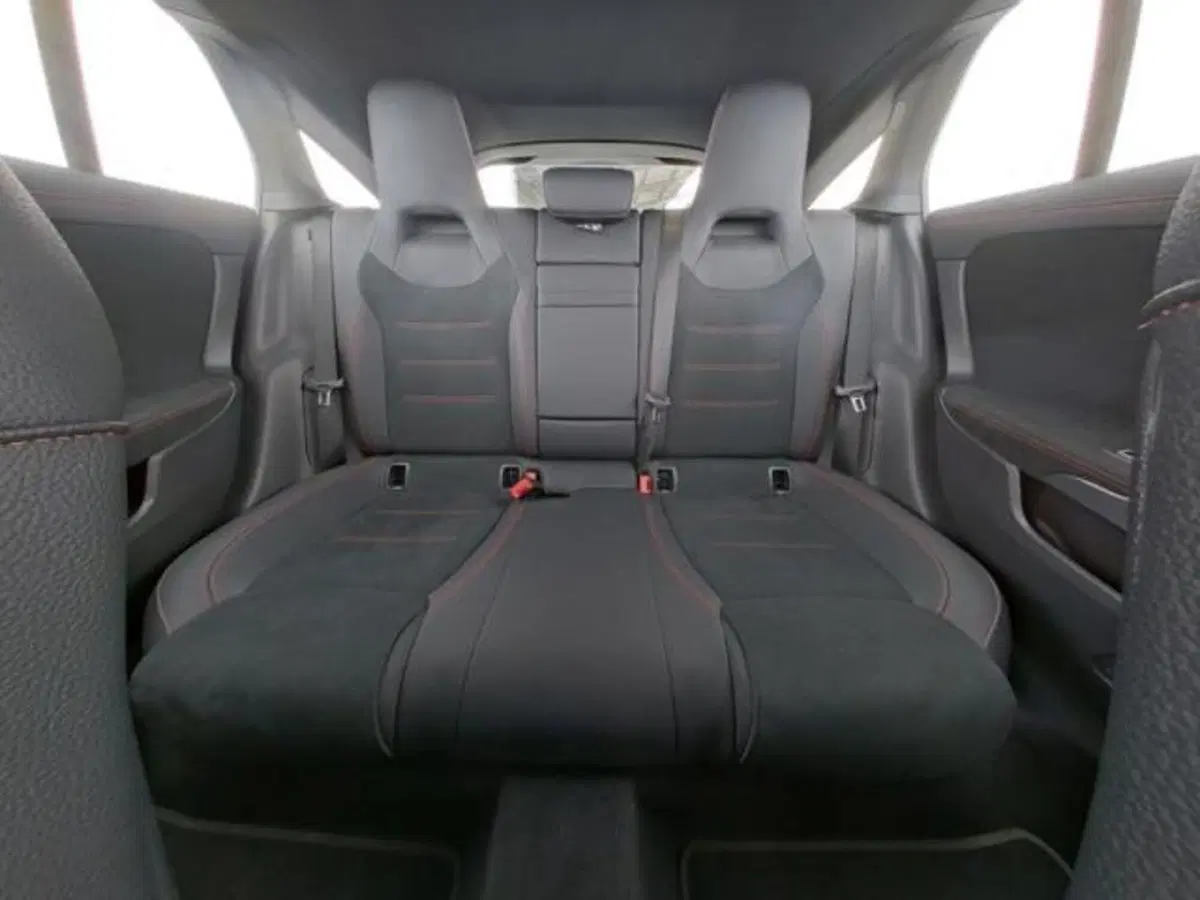 Mercedes-Benz CLA Shooting Brake usata a Milano (8)