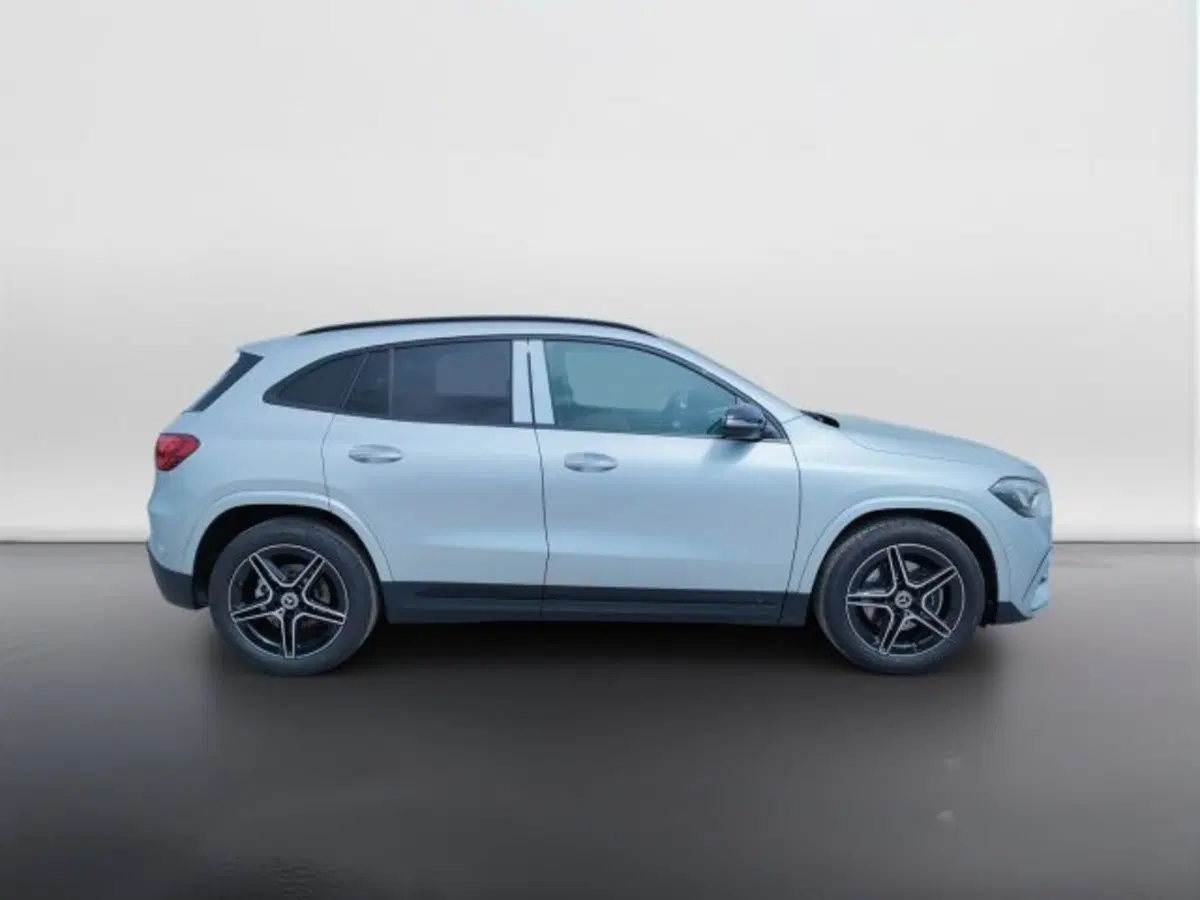 Mercedes-Benz GLA SUV nuova a Teramo (7)