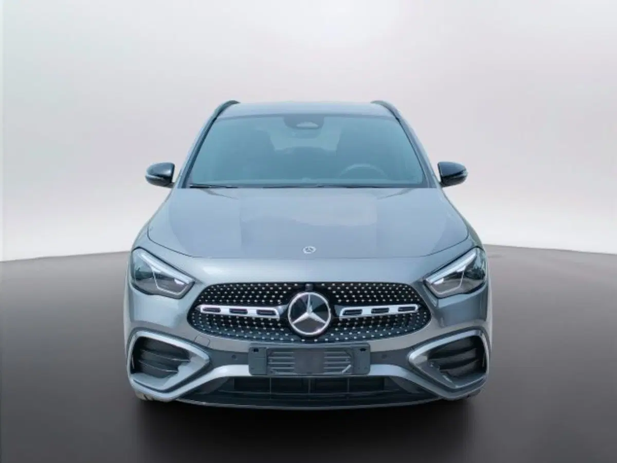 Mercedes-Benz GLA SUV nuova a Teramo (2)