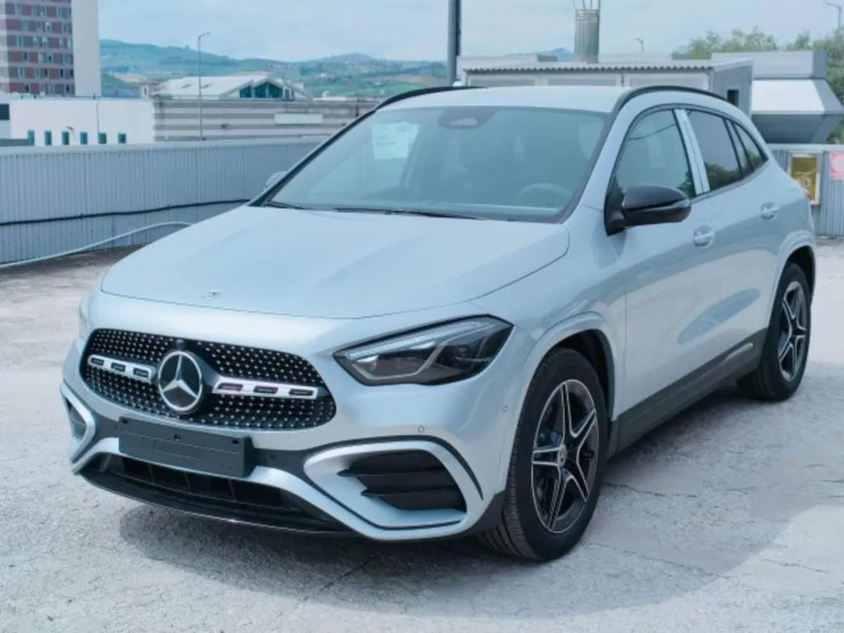 Mercedes-Benz GLA SUV nuova a Teramo