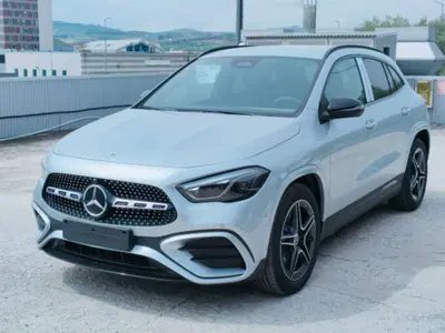 Mercedes-Benz GLA SUV 200 d Business Extra auto nuova a Mosciano Sant'Angelo