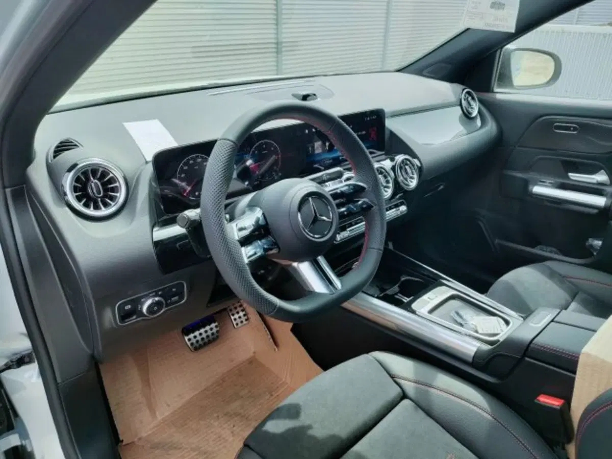 Mercedes-Benz GLA SUV nuova a Teramo (10)