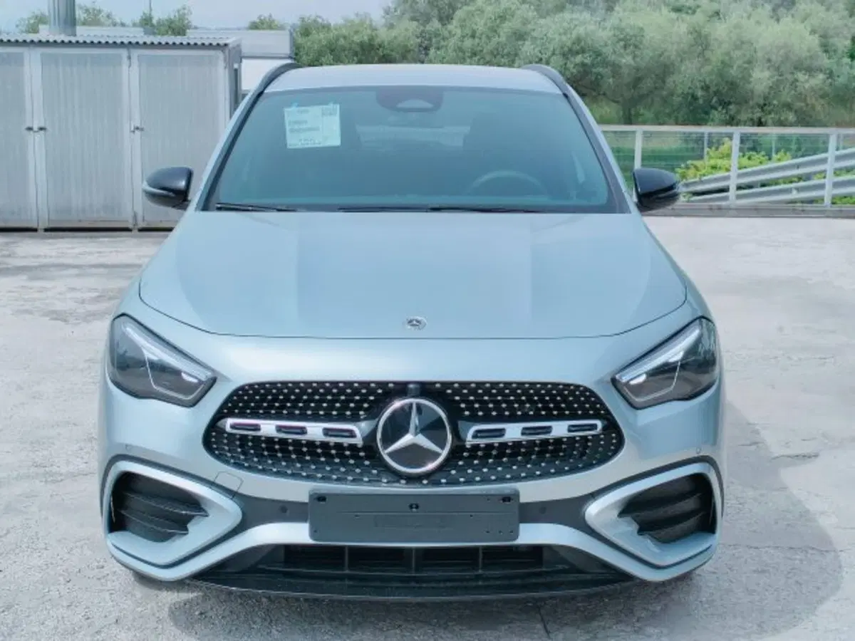 Mercedes-Benz GLA SUV nuova a Teramo (2)