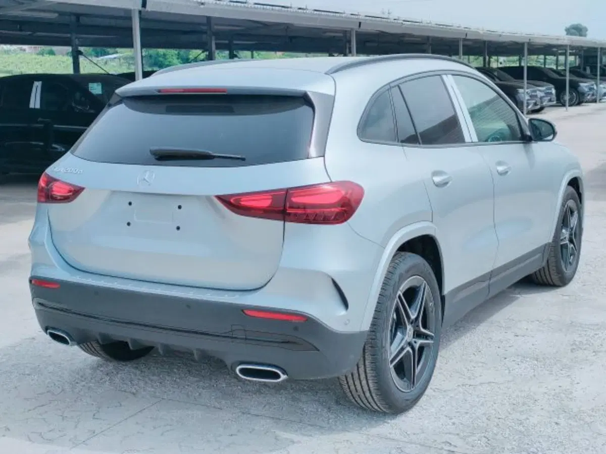 Mercedes-Benz GLA SUV nuova a Teramo (6)