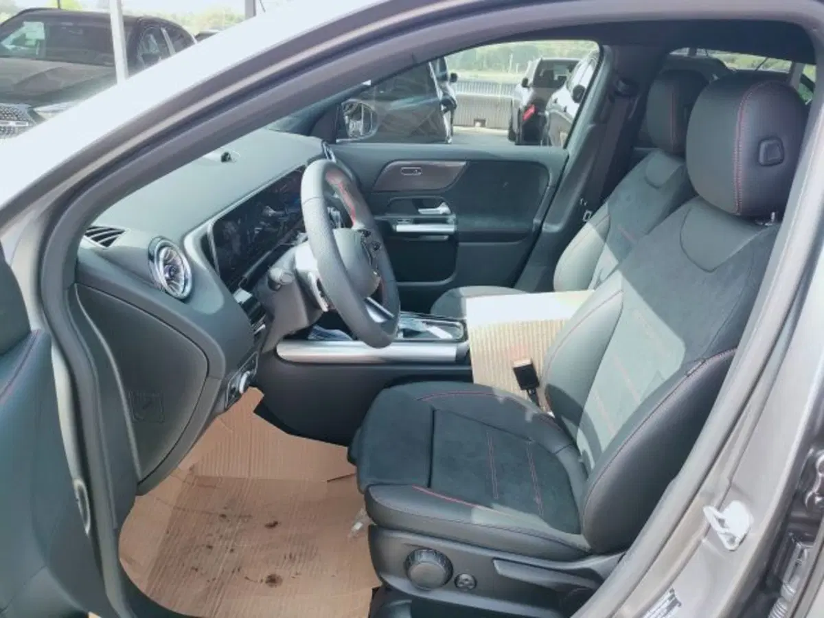 Mercedes-Benz GLA SUV nuova a Teramo (13)