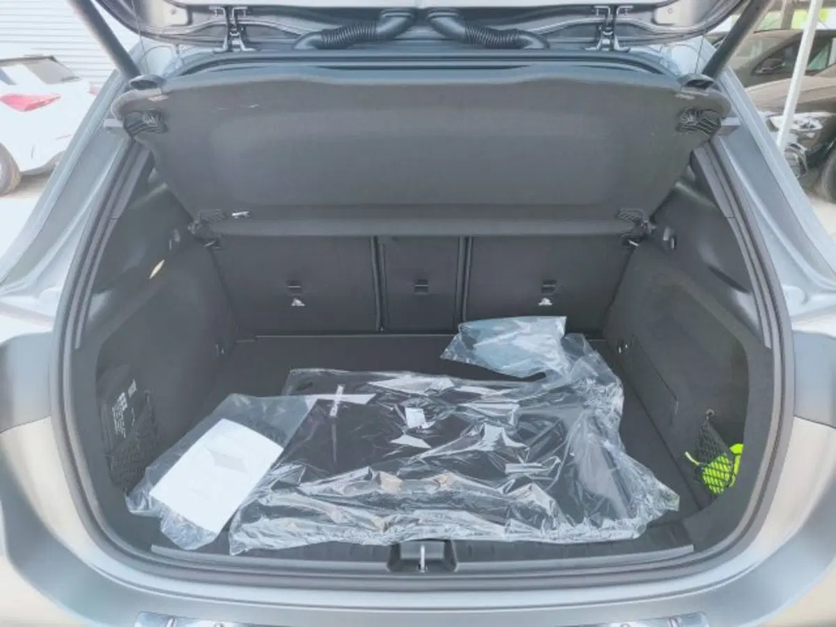 Mercedes-Benz GLA SUV nuova a Teramo (5)