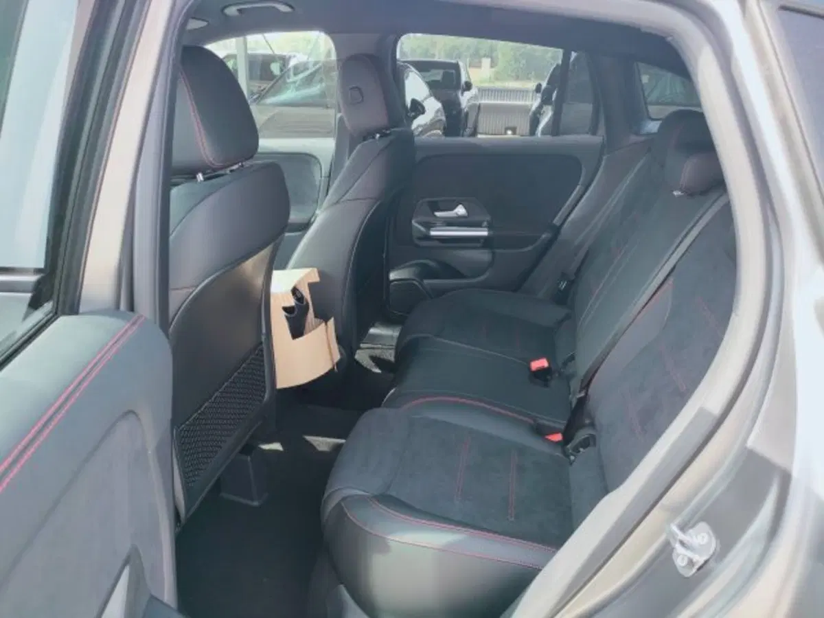 Mercedes-Benz GLA SUV nuova a Teramo (9)