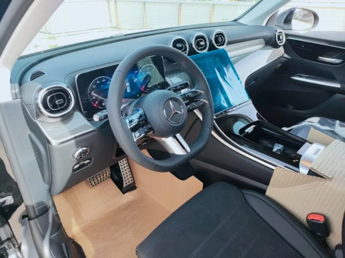 Mercedes-Benz GLC SUV nuova a Teramo (10)