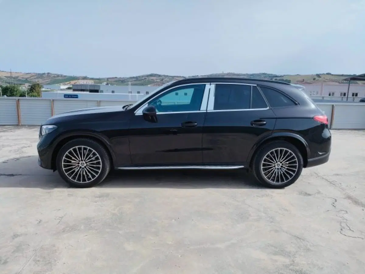 Mercedes-Benz GLC SUV nuova a Teramo (3)
