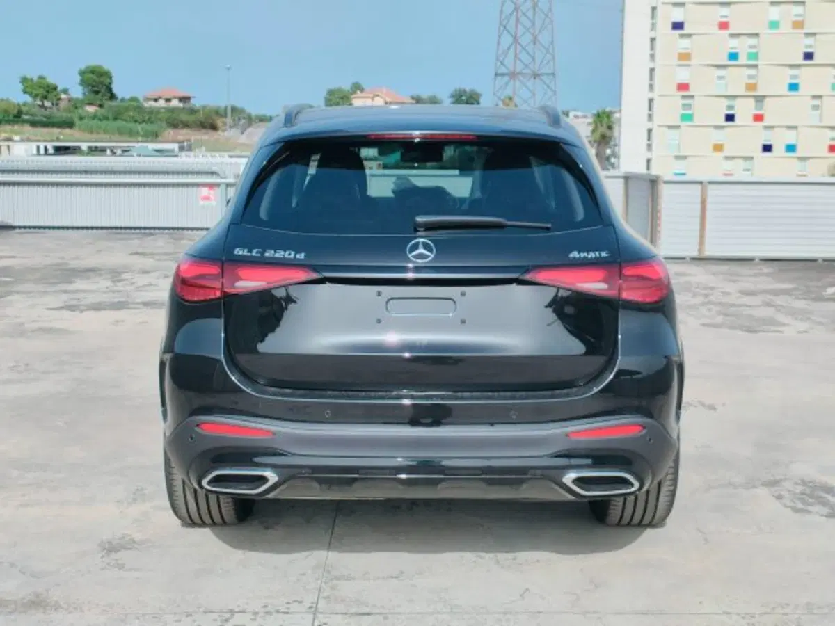 Mercedes-Benz GLC SUV nuova a Teramo (4)