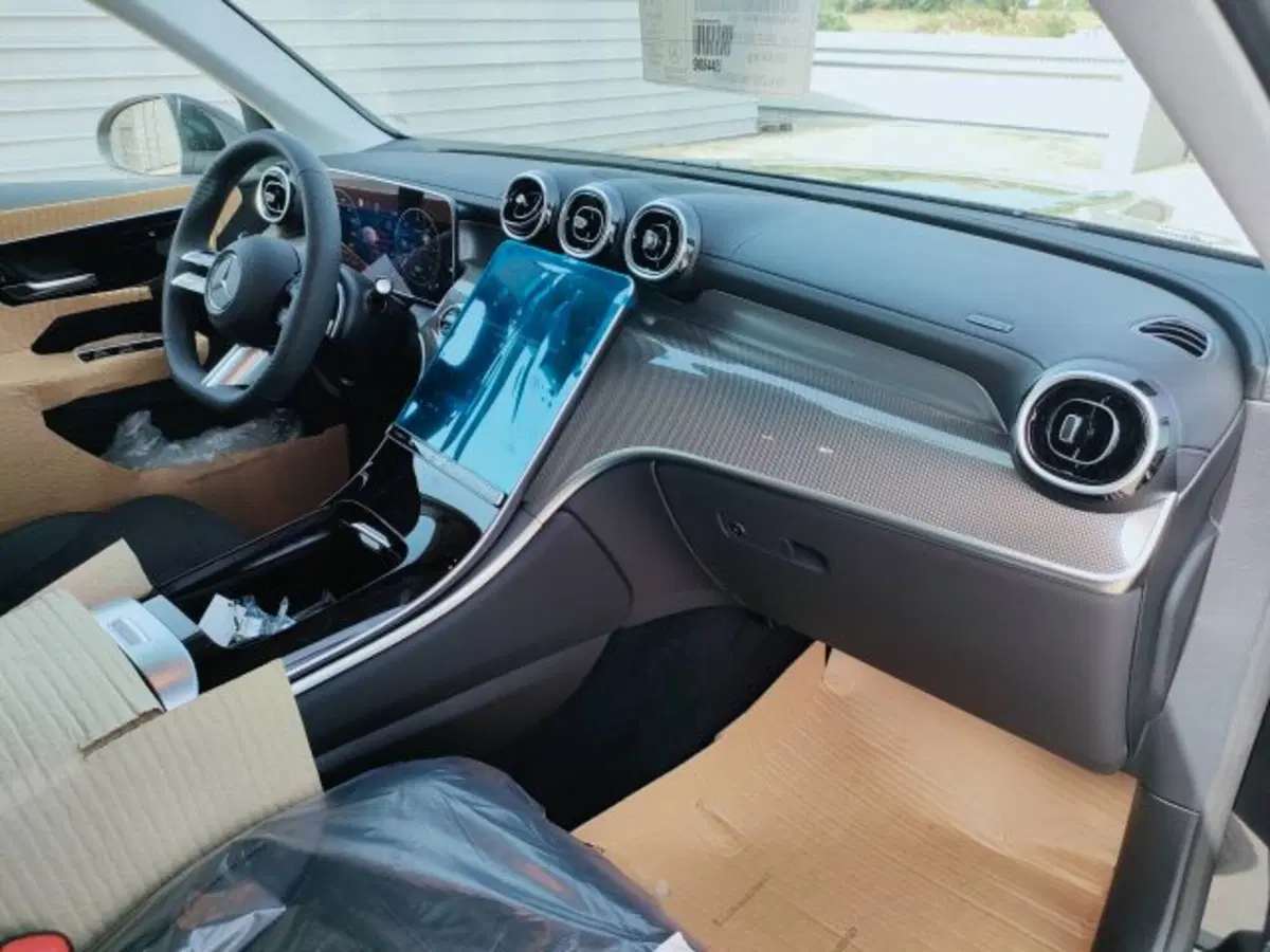 Mercedes-Benz GLC SUV nuova a Teramo (9)