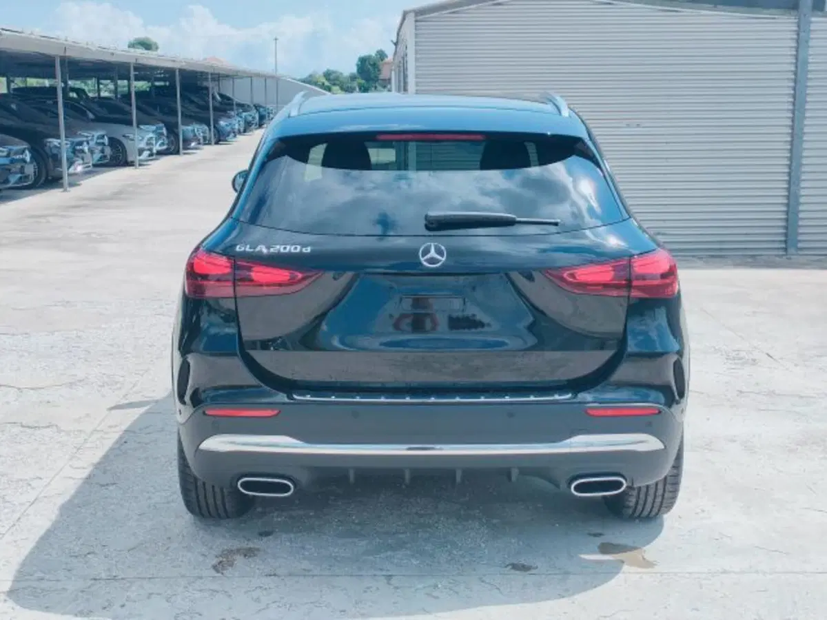 Mercedes-Benz GLA SUV nuova a Teramo (4)
