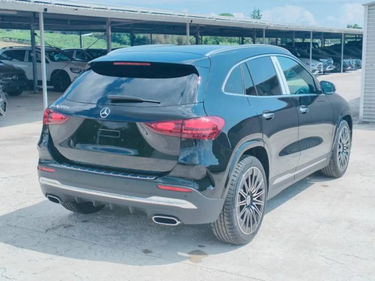 Mercedes-Benz GLA SUV nuova a Teramo (6)