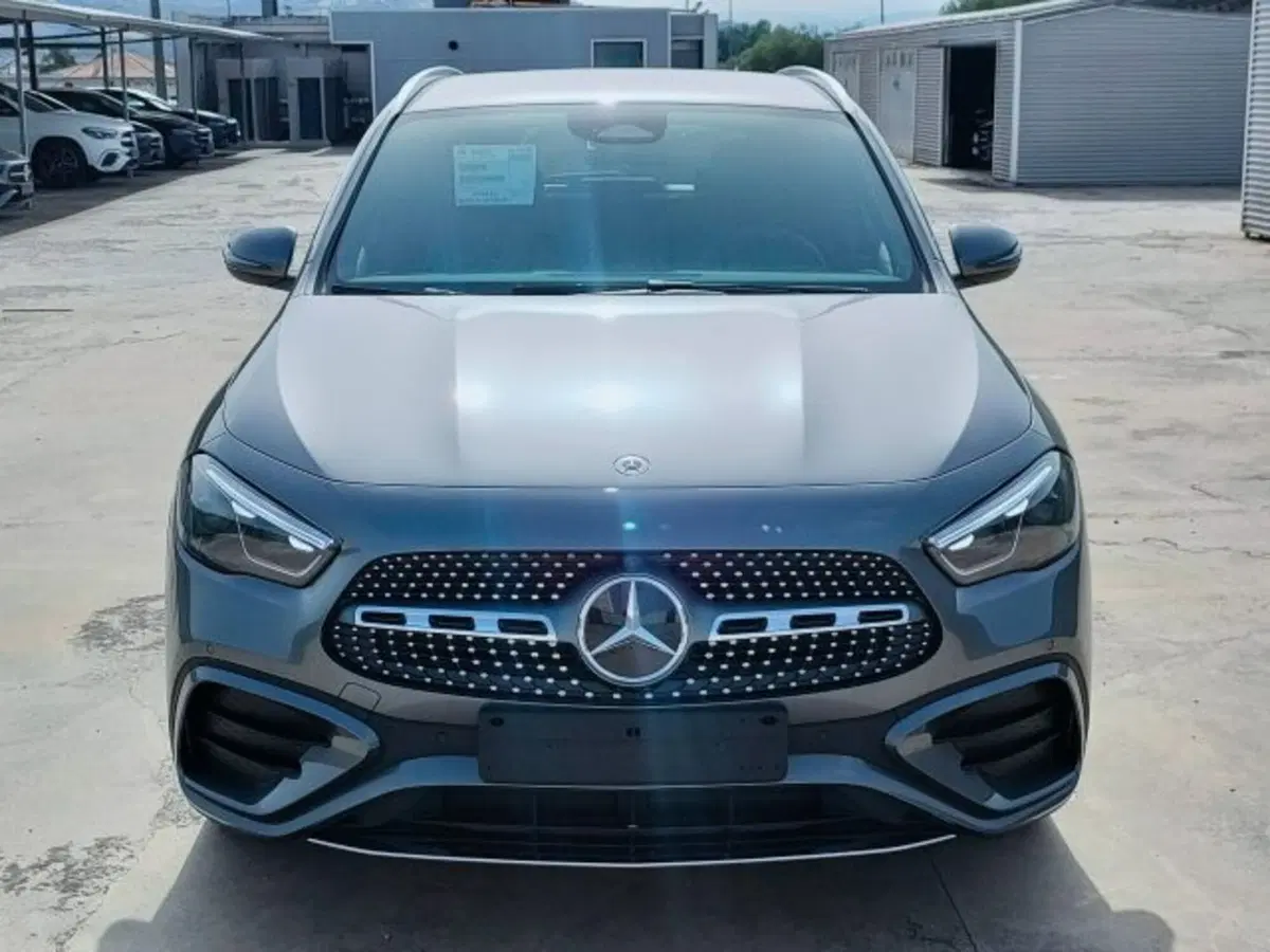 Mercedes-Benz GLA SUV nuova a Teramo (2)