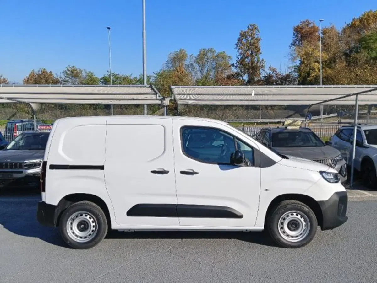 Citroen Berlingo Furgone nuova a Brescia (4)