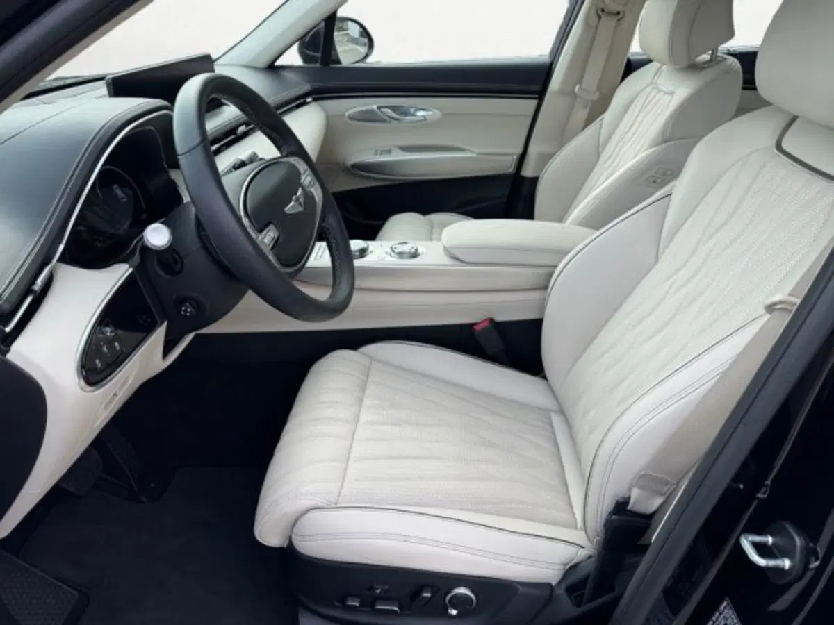 Genesis GV70 usata a Treviso (11)