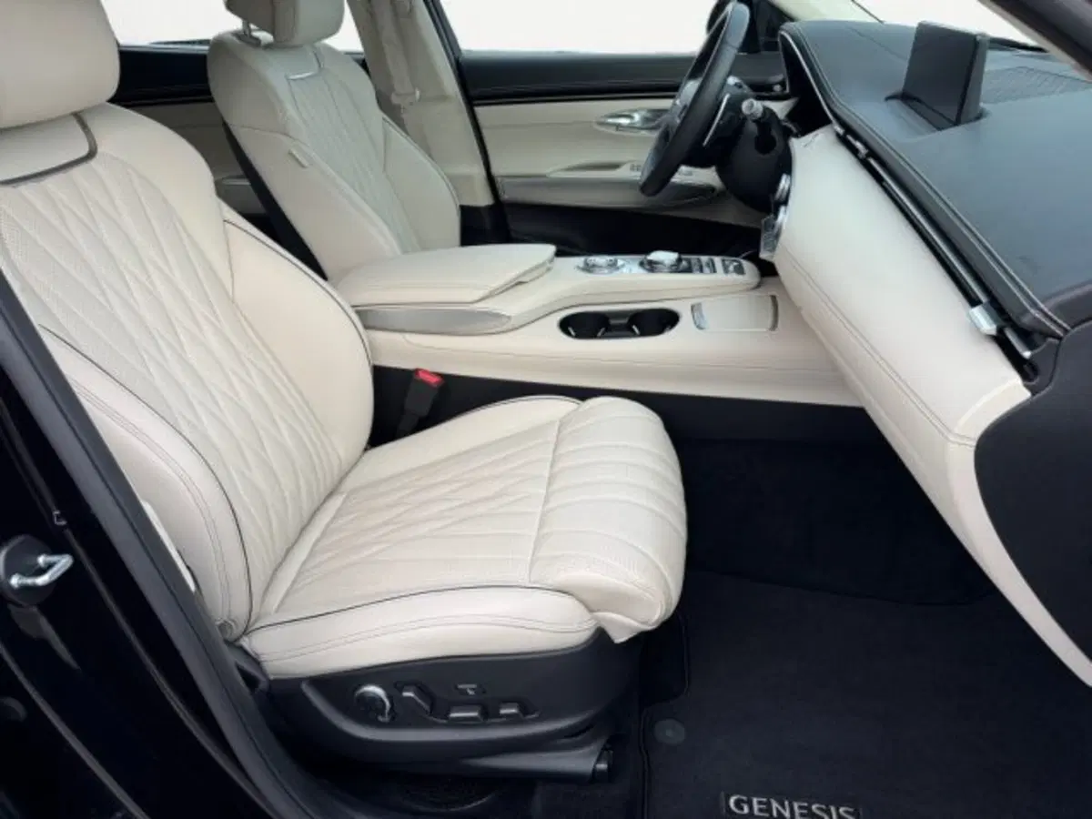 Genesis GV70 usata a Treviso (13)