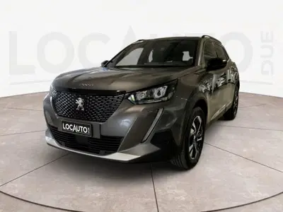 Peugeot 2008 1.2 turbo Allure 100cv del 2023 usata a Torino