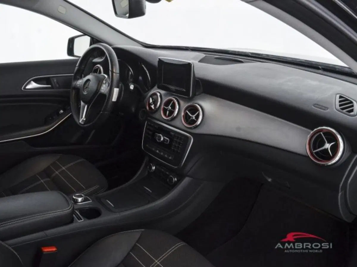 Mercedes-Benz GLA SUV usata a Perugia (12)