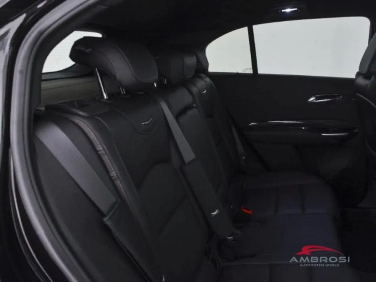 Cadillac XT4 usata a Perugia (11)