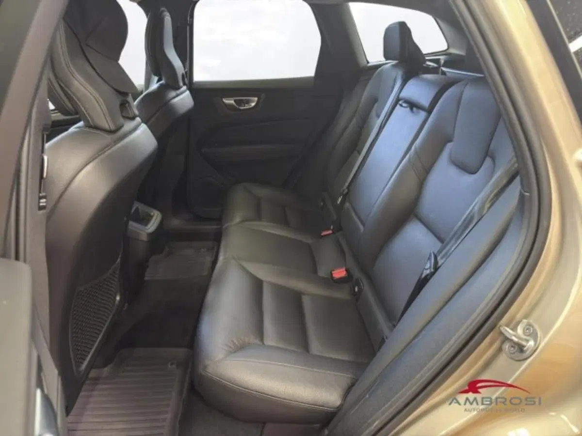 Volvo XC60 usata a Perugia (10)
