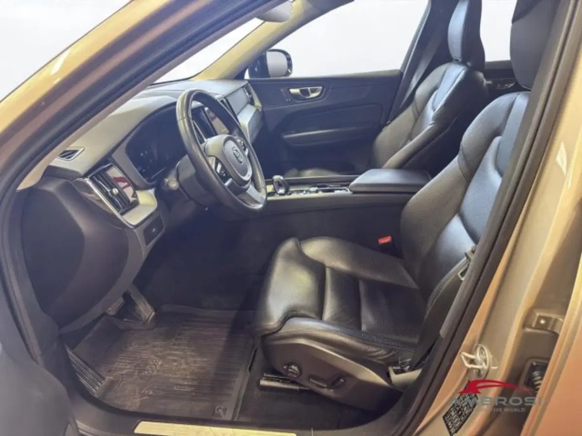 Volvo XC60 usata a Perugia (9)