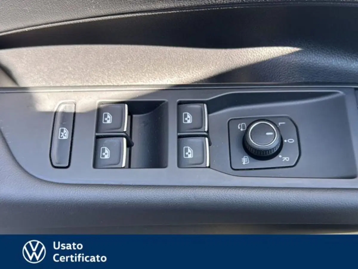 Volkswagen T-Roc usata a Vicenza (13)