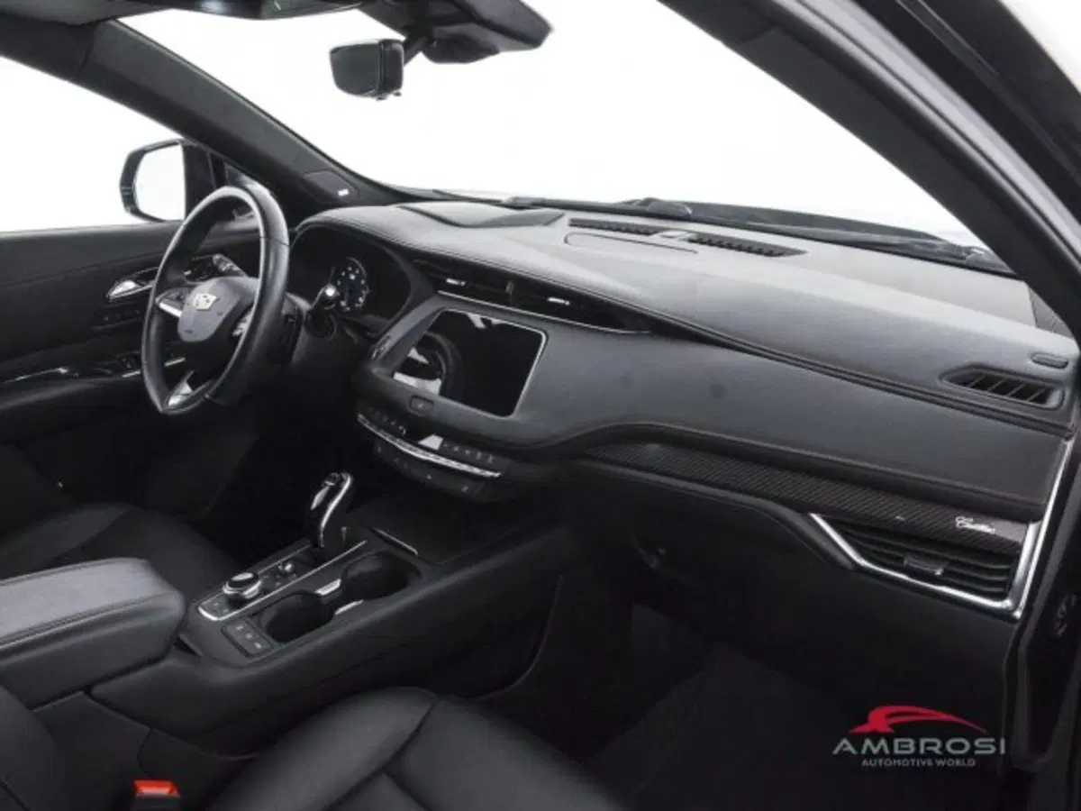 Cadillac XT4 usata a Perugia (12)