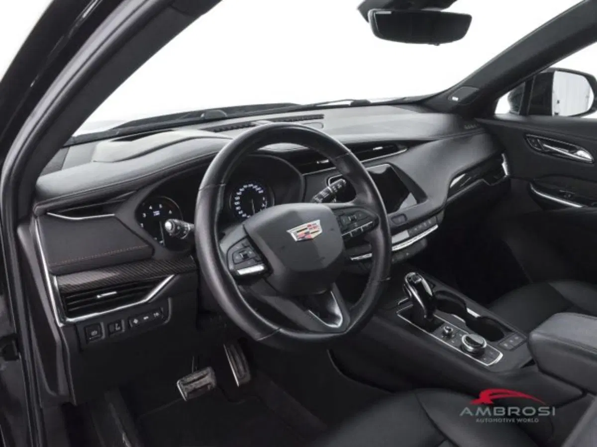 Cadillac XT4 usata a Perugia (8)