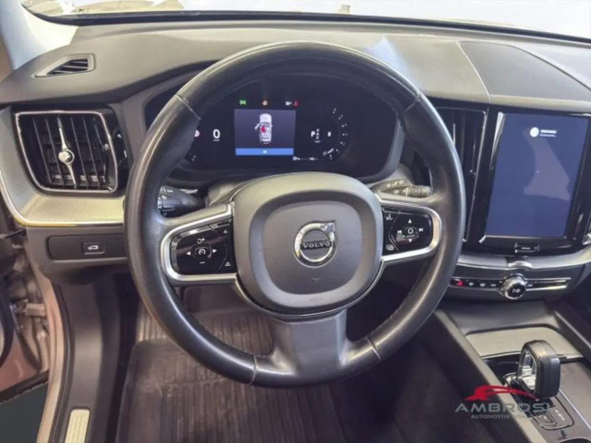 Volvo XC60 usata a Perugia (14)
