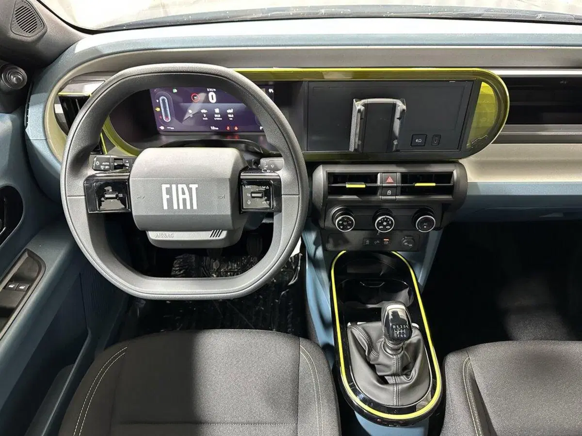 Fiat Grande Panda nuova a Sondrio (13)