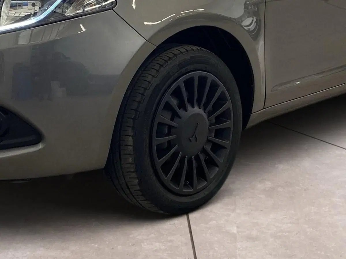 Lancia Ypsilon usata a Torino (15)