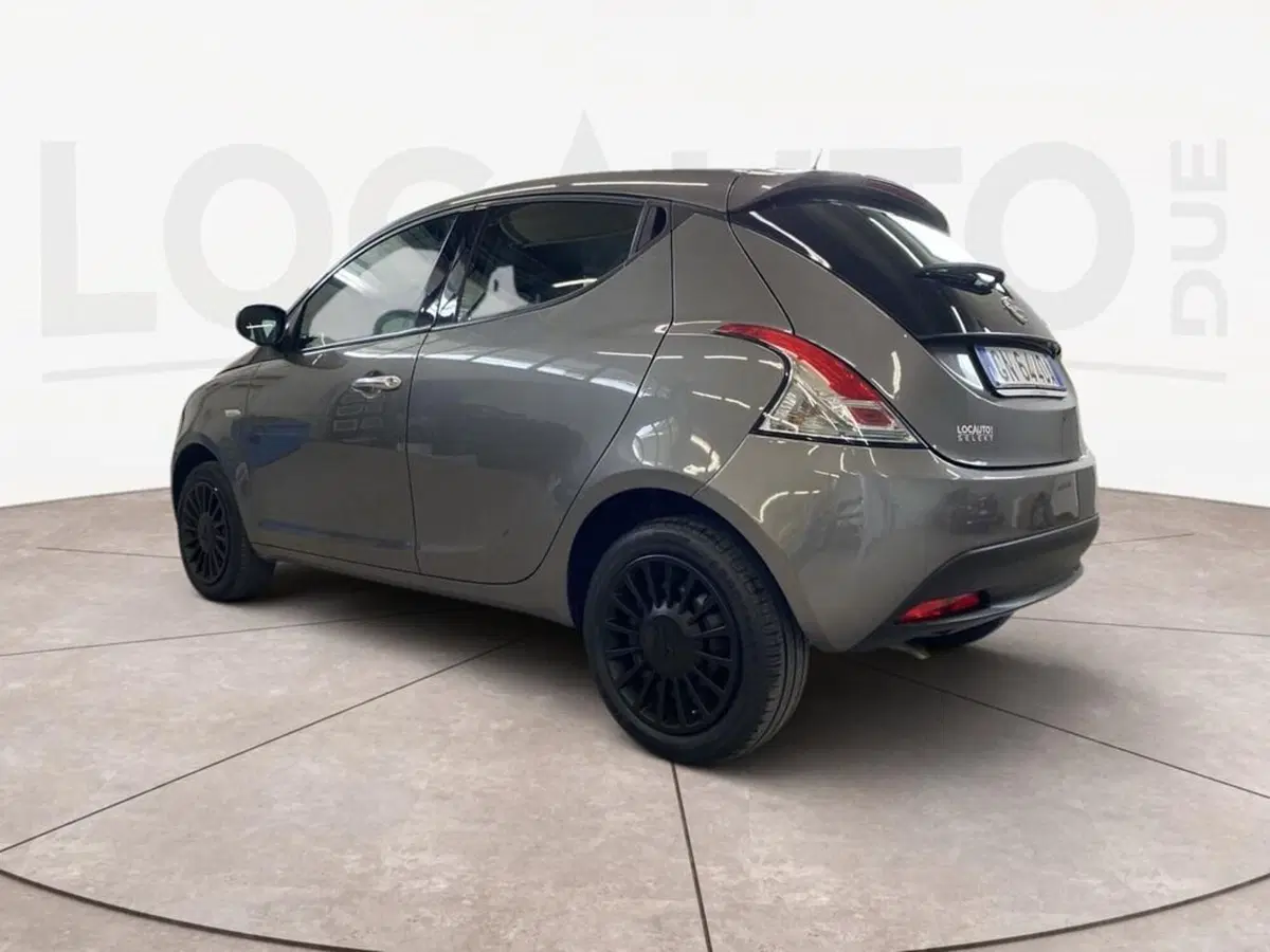 Lancia Ypsilon usata a Torino (5)