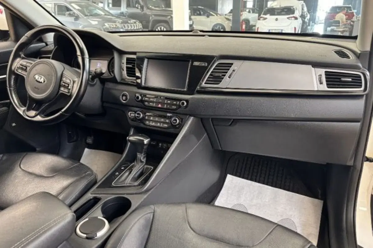 Kia Niro usata a Latina (9)