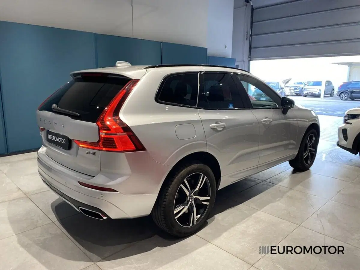 Volvo XC60 usata a Bari (12)