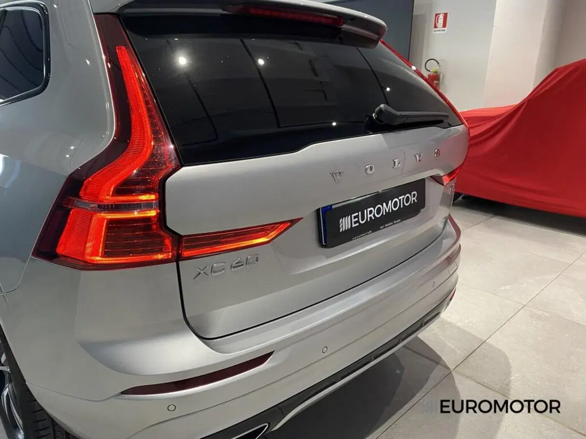 Volvo XC60 usata a Bari (15)