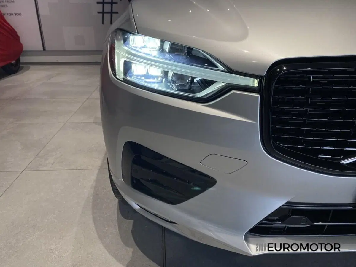 Volvo XC60 usata a Bari (7)