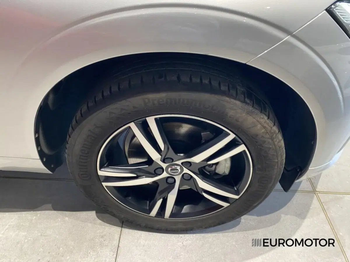 Volvo XC60 usata a Bari (8)