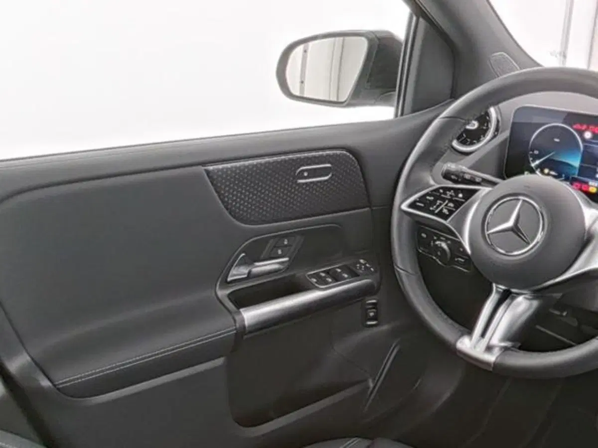 Mercedes-Benz Classe B usata a Milano (8)