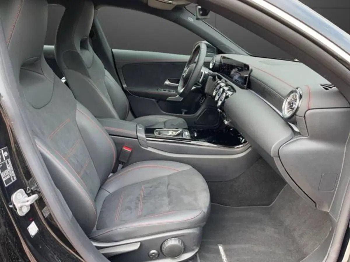 Mercedes-Benz CLA Shooting Brake usata a Milano (10)