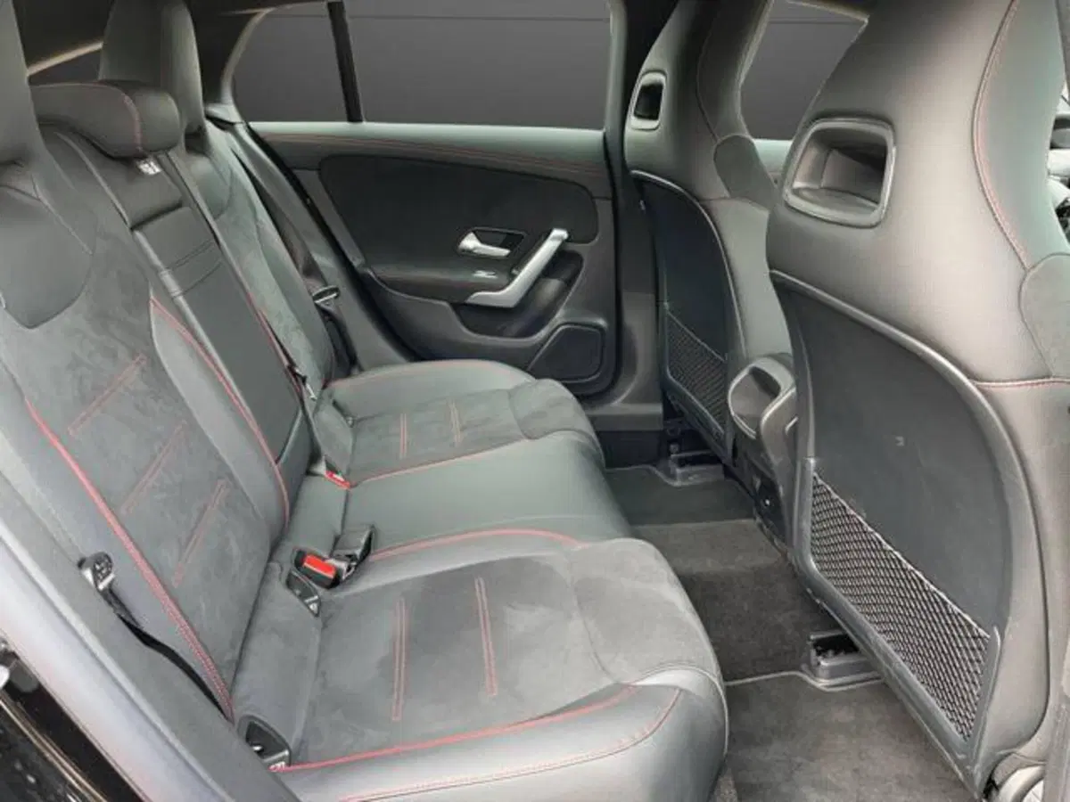 Mercedes-Benz CLA Shooting Brake usata a Milano (11)