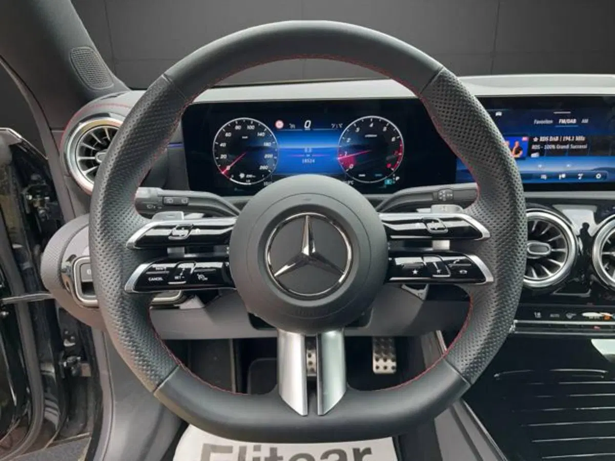 Mercedes-Benz CLA Shooting Brake usata a Milano (15)