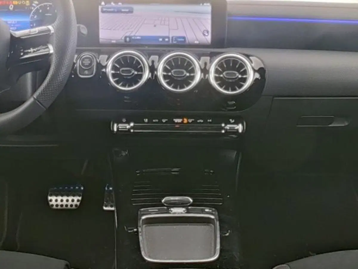 Mercedes-Benz CLA Shooting Brake usata a Milano (5)
