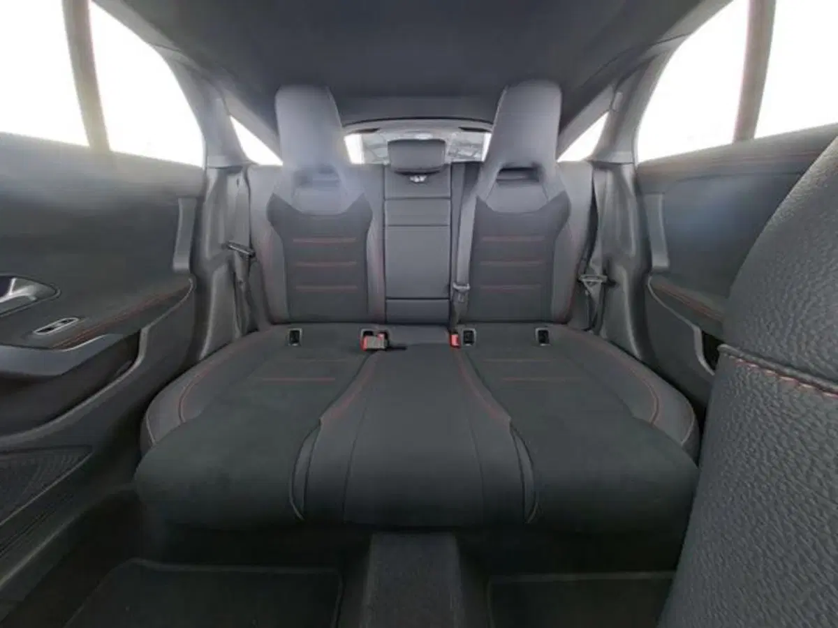 Mercedes-Benz CLA Shooting Brake usata a Milano (8)
