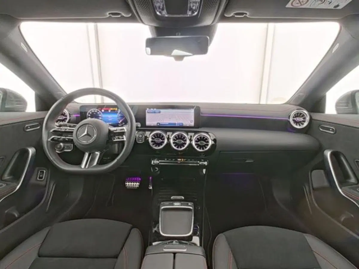 Mercedes-Benz CLA Shooting Brake usata a Milano (7)