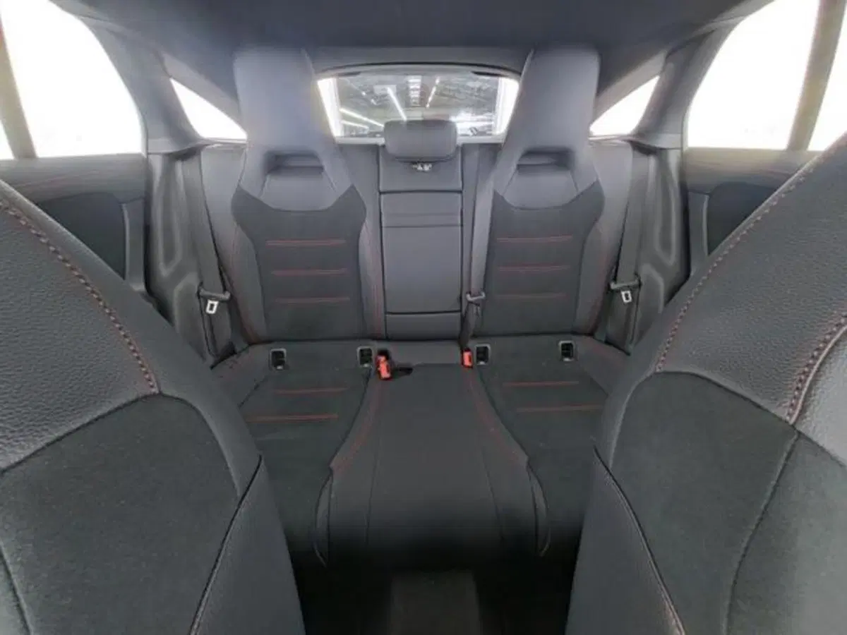 Mercedes-Benz CLA Shooting Brake usata a Milano (8)