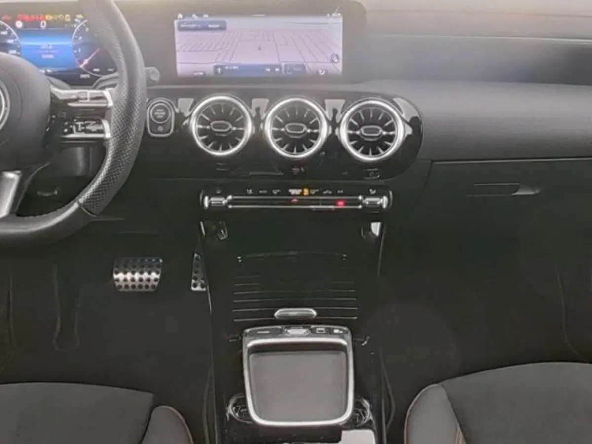 Mercedes-Benz CLA usata a Milano (4)