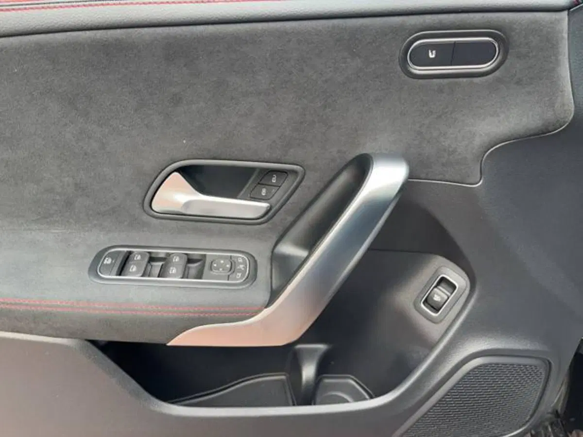 Mercedes-Benz CLA usata a Milano (11)